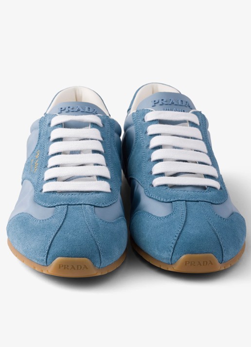 Prada Re-Nylon sneaker met suède details - detail 5 lichtblauw