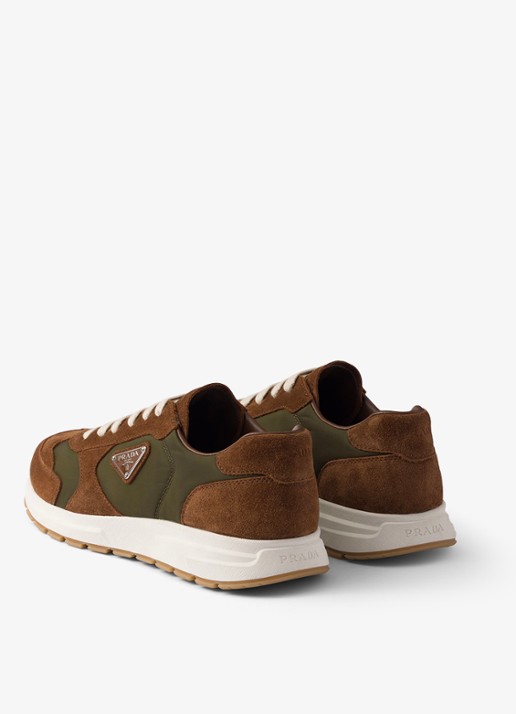 Prada Re-Nylon sneaker met suède details - achterkant bruin