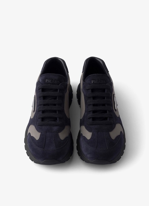 Prada Re-Nylon sneaker met suède details - detail 4 donkerblauw