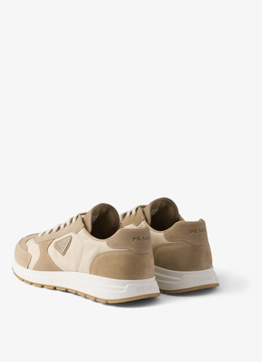Prada Re-Nylon sneaker met suède details - achterkant 5 beige