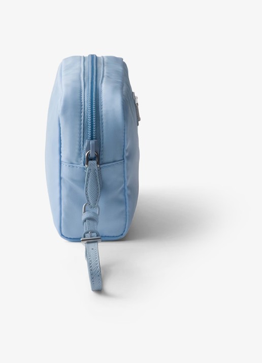 Prada Re-Nylon toilettas met leren details en logo - detail 4 lichtblauw