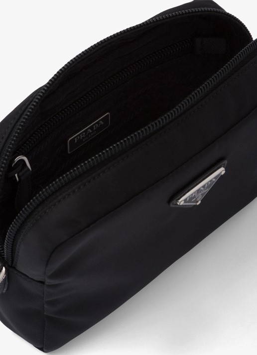 Prada Re-Nylon toilettas met leren details en logo - detail zwart