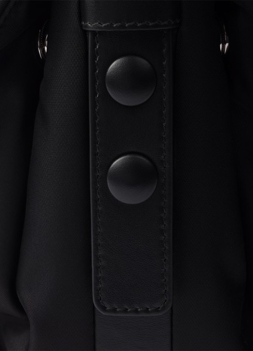 Prada Re-Nylon Traveller Medium crossbodytas met leren details - detail 5 zwart