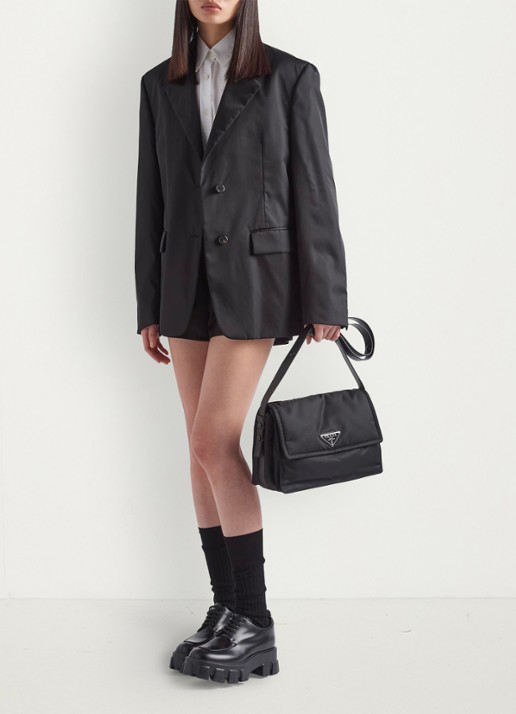 Prada Re-Nylon Traveller Medium crossbodytas met leren details - detail 6 zwart
