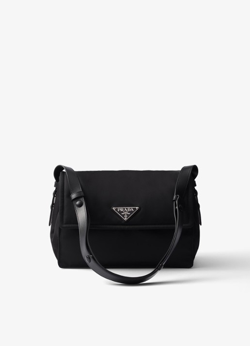 Prada Re-Nylon Traveller Medium crossbodytas met leren details