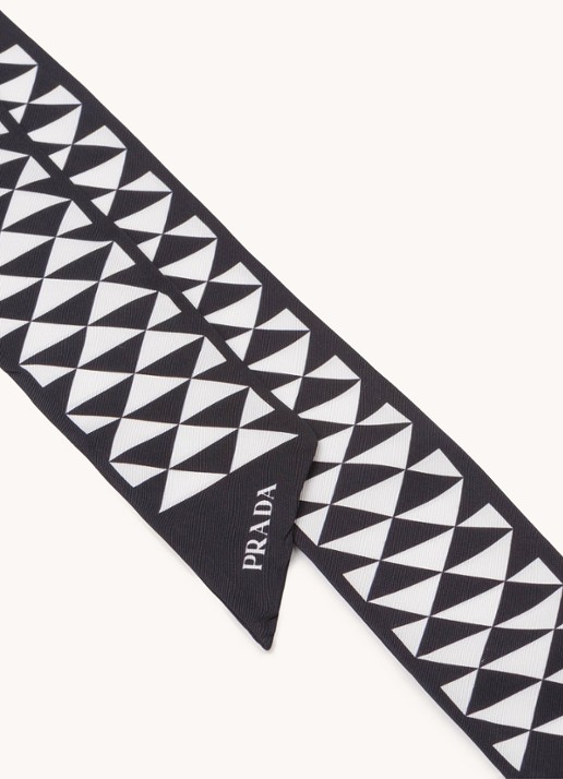 Prada Sjaal van zijde met print 85 x 5 cm - voorkant 2 zwart