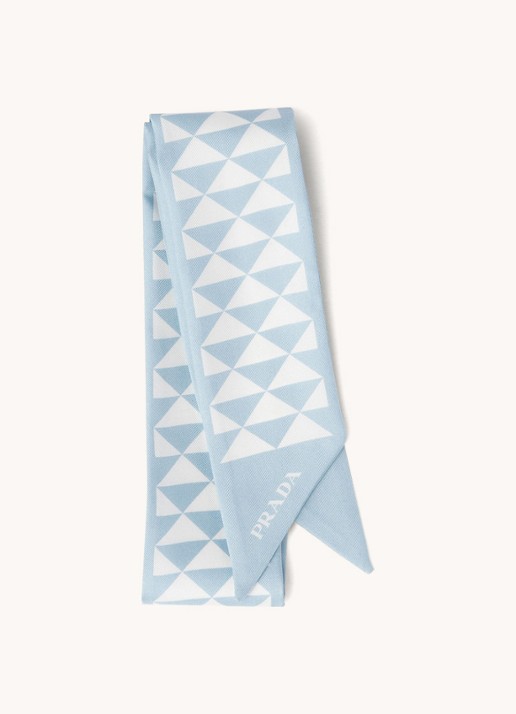 Prada Sjaal van zijde met print 85 x 5 cm - voorkant 2 lichtblauw