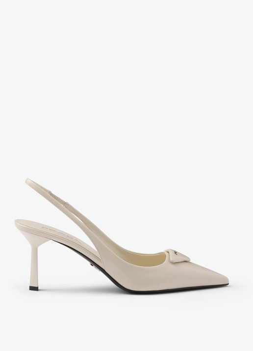 Prada Slingback van lakleer met logo - voorkant 3 gebroken wit