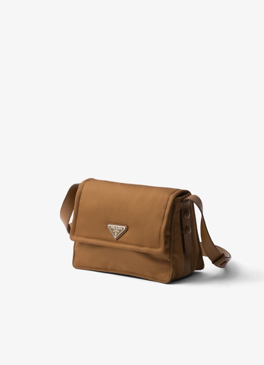 Prada Small Re-Nylon gewatteerde schoudertas met leren details - voorkant 5 camel