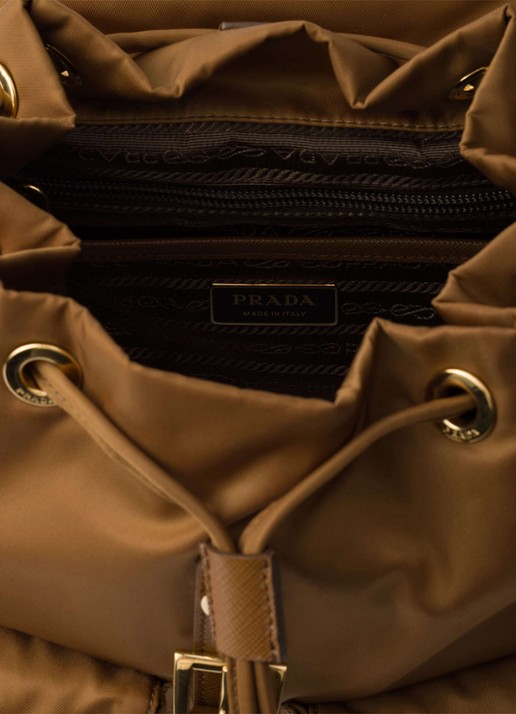 Prada Small Re-Nylon rugzak met logo - detail 3 camel
