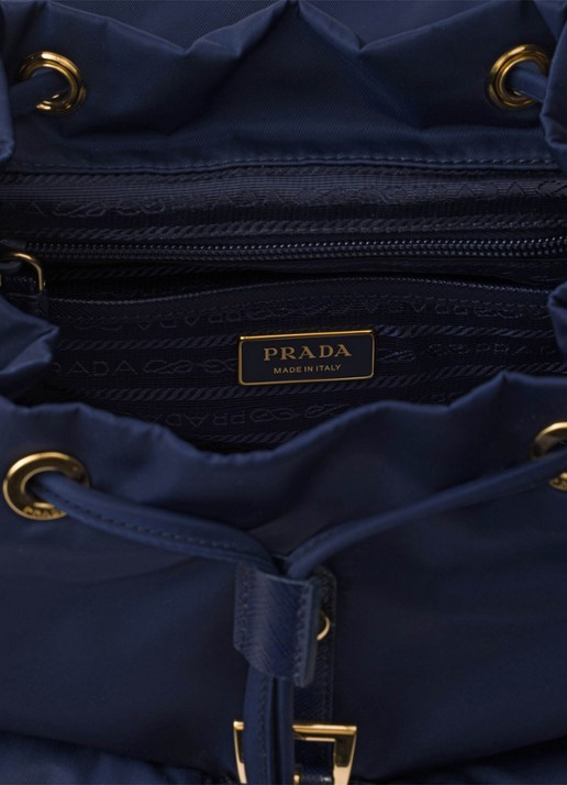 Prada Small Re-Nylon rugzak met logo - detail donkerblauw