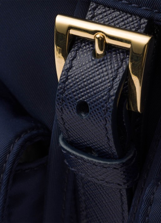 Prada Small Re-Nylon rugzak met logo - detail 2 donkerblauw