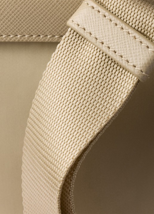 Prada Small Re-Nylon rugzak met logo - detail 10 beige