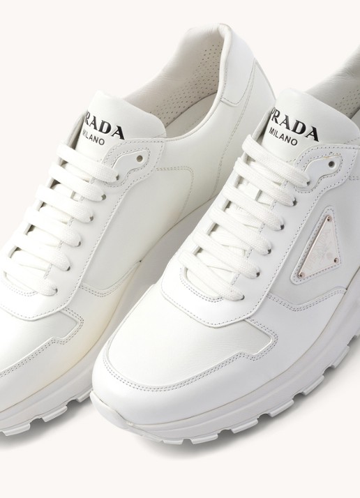 Prada Sneaker van leer met logo - detail 6 wit