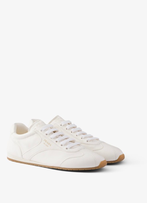 Prada Sneaker van leer - voorkant 3 gebroken wit