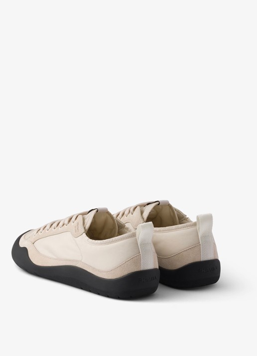 Prada Speedrock Re-Nylon sneaker met suède details - achterkant 3 beige