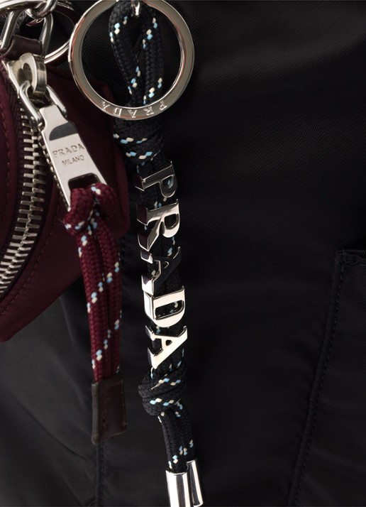 Prada Speedrock sleutelhanger met logo - detail zwart