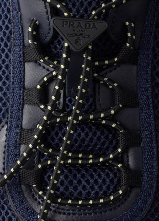 Prada Speedrock sneaker van leer met mesh details - detail 6 donkerblauw