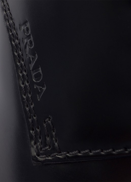 Prada Veterschoen van leer - detail 4 zwart