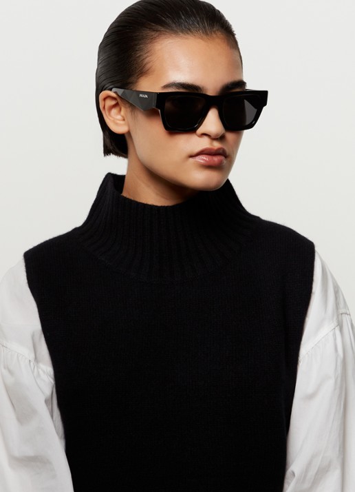 Prada Wayfarer zonnebril PRA06S - voorkant 5 zwart