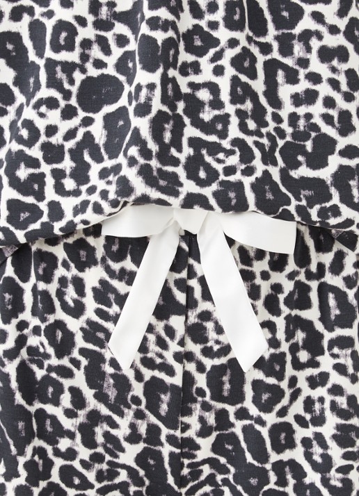 Pretty You Bamboo pyjamaset met contrasterende bies - detail 2 diepzwart