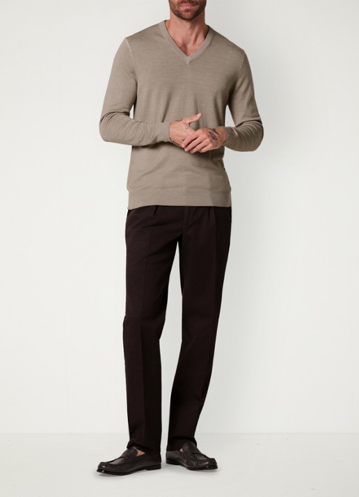 Profuomo Fijngebreide trui van merinowol met V-hals - voorkant 3 beige