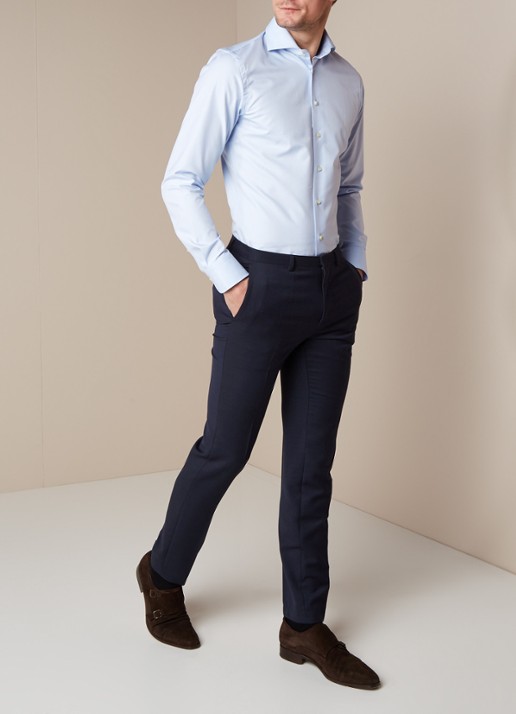 Profuomo Lichtblauw slim fit overhemd met wide spread-kraag - voorkant 2 lichtblauw