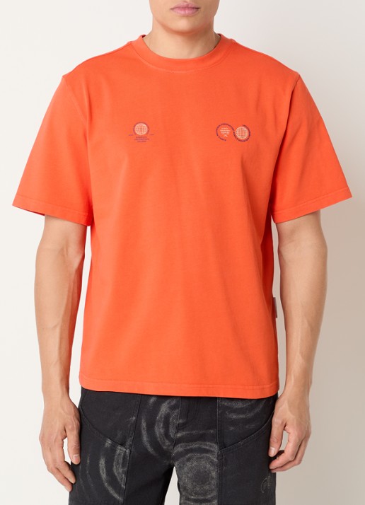 Purple Mountain Observatory Globe T-shirt met logo- en backprint - achterkant oranjerood