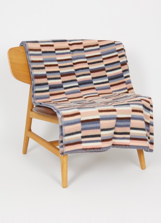 Røros Tweed Ida plaid van scheerwol 135 x 200 cm - voorkant 3 staalblauw