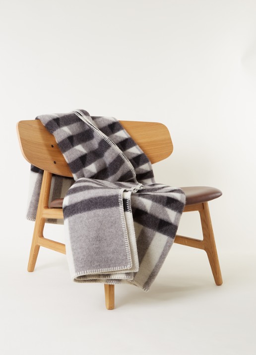 Røros Tweed Kvam plaid van lamswol 135 x 200 cm - voorkant 2 zwart