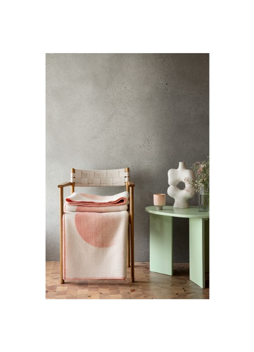 Røros Tweed Moon plaid van lamswol 135 x 200 cm - voorkant 4 roze