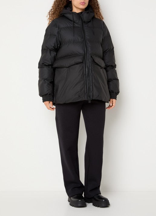 Rains Alta A-Line pufferjack met capuchon - voorkant 2 zwart