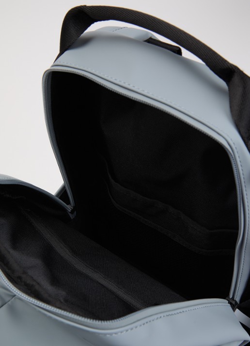Rains Clip Front rugzak met 14 inch laptopvak en waterafstotende coating - detail blauwgrijs