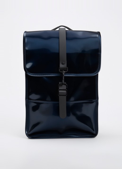 Rains Mini W3 rugzak met 15 inch laptopvak en waterafstotende coating - voorkant donkerblauw