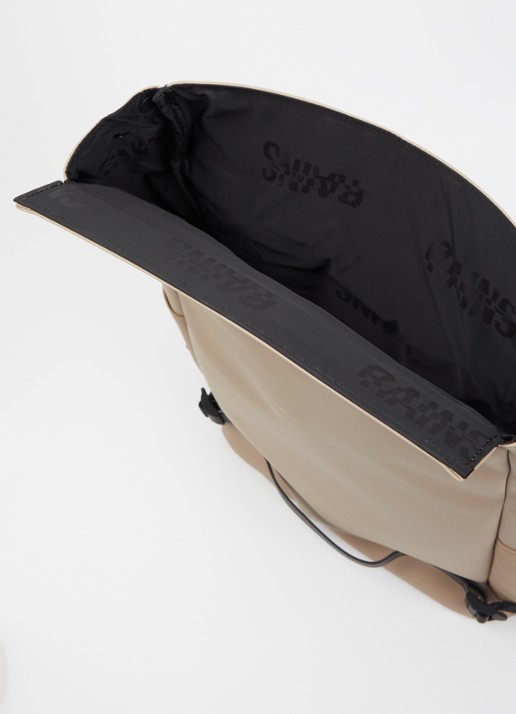 Rains OTG rugzak met waterafstotende coating - detail 2 beige