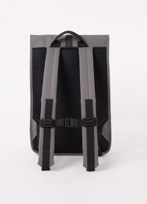 Rains Rolltop rugzak met waterafstotende coating en 15 inch laptopvak - achterkant grijs