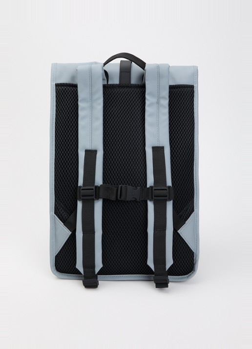 Rains Rolltop rugzak met waterafstotende coating - achterkant 3 lichtblauw