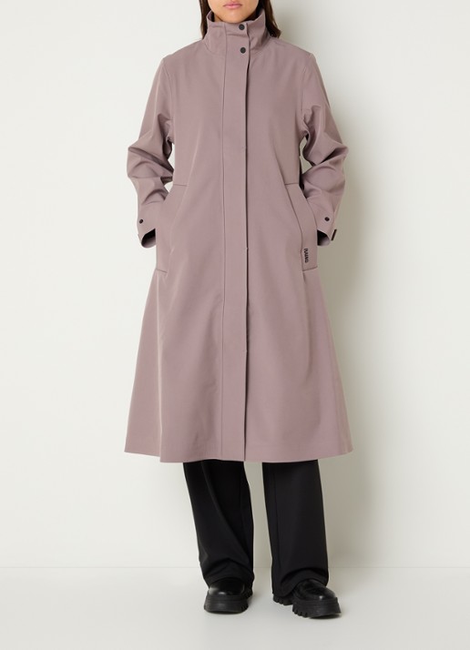 Rains Suva softshell jas met capuchon en steekzakken - voorkant 4 lichtbruin