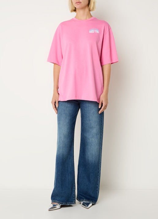 Refined Department Maggy oversized T-shirt met logo- en backprint - voorkant 2 roze