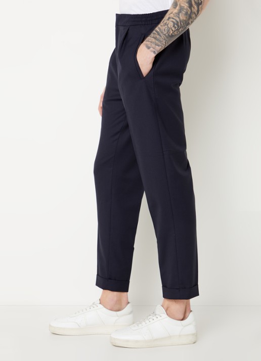 Reiss Brighton tapered fit chino met steekzakken - detail 3 donkerblauw