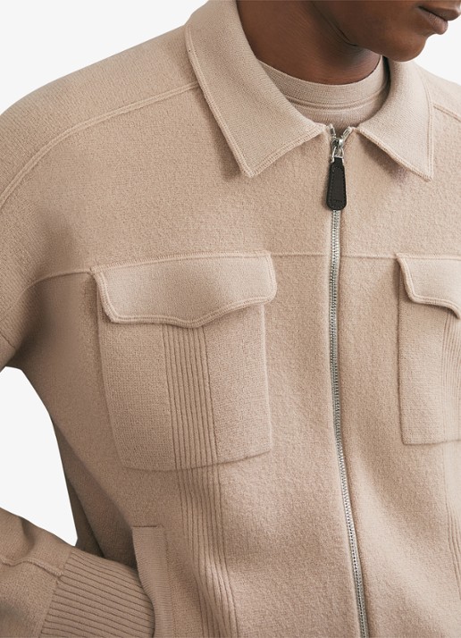 Reiss Calder fijngebreid vest van wol met borstzakken  - detail 5 camel