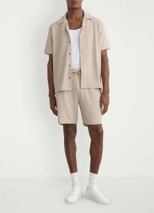 Reiss CEDRIC Textured Cuban-Collar Shirt - voorkant 2 beige
