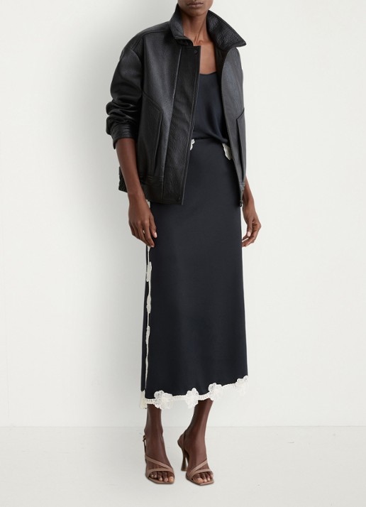 Reiss Doa midi rok van satijn met details van kant - voorkant 3 donkerblauw