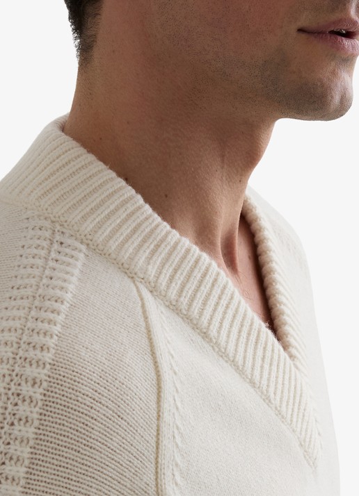 Reiss Hawthorne fijngebreide trui in wolblend met V-hals  - detail 3 wit