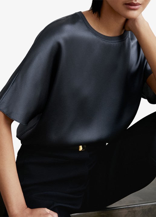 Reiss LENA Silk Short-Sleeve Top - detail 5 donkerblauw