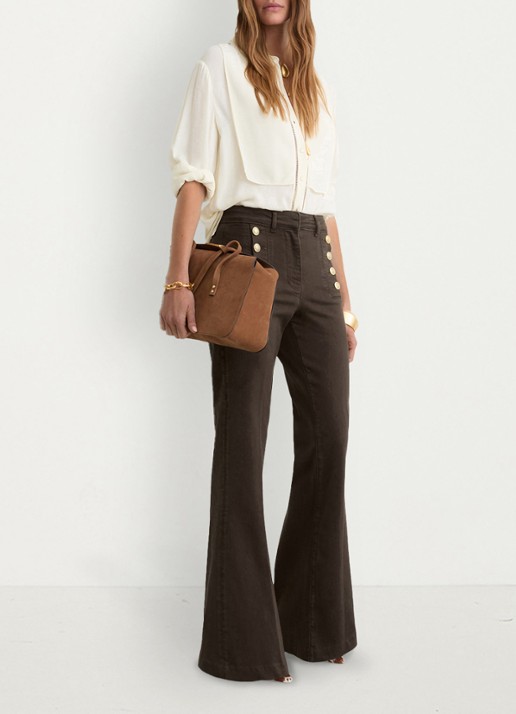 Reiss Petite Athena mid waist flared jeans met sierknopen  - voorkant 3 bruin