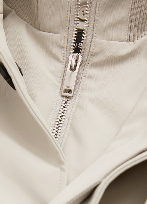 Reiss Player gewatteerde parka met klepzakken - detail 4 stone / beige