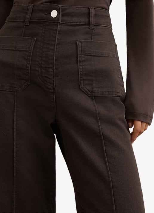Reiss Sakura high waisted flared jeans met steekzakken - detail 6 donkerbruin