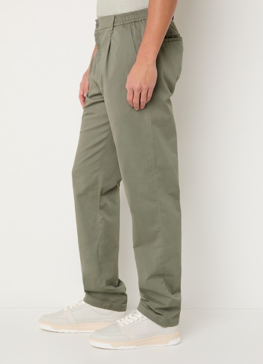Replay Adhann tapered fit chino met steekzakken - detail 3 olijfgroen
