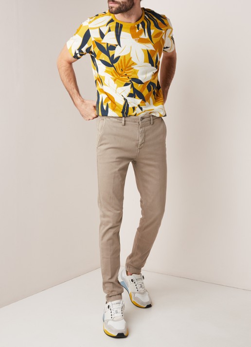 Replay Zeumar Hyperflex slim fit chino met stretch  - voorkant 3 zand